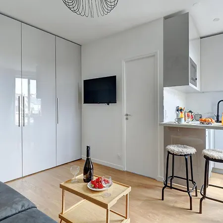 5003 Caroline - Superbe A Apartment